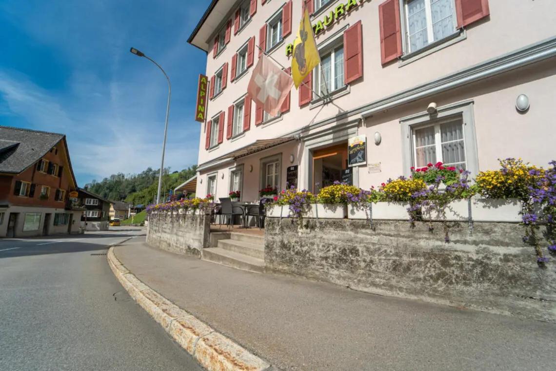 Hotel Alpina Unterschächen Eksteriør billede
