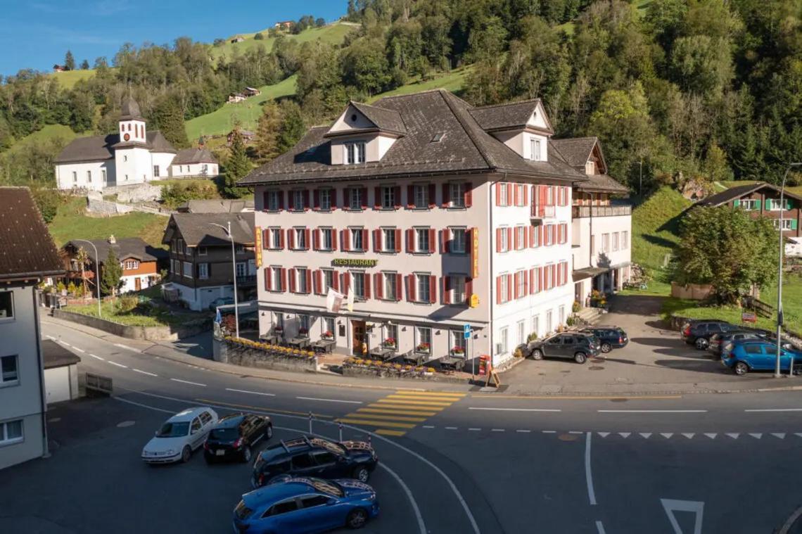 Hotel Alpina Unterschächen Eksteriør billede